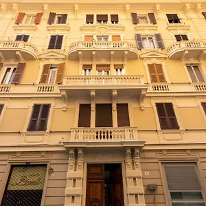 Granello 3*, Génova Italia