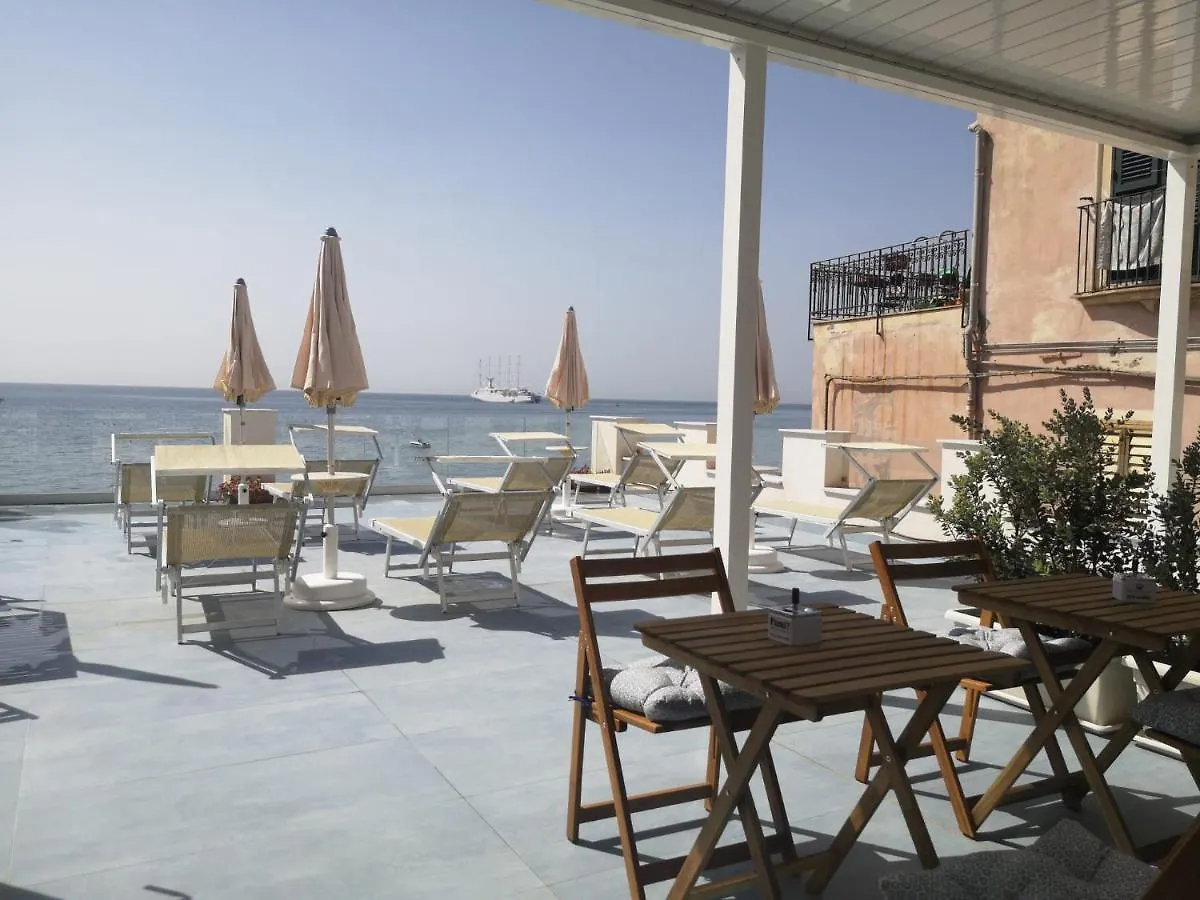 Tulla'S Hotel Giardini Naxos Guest house